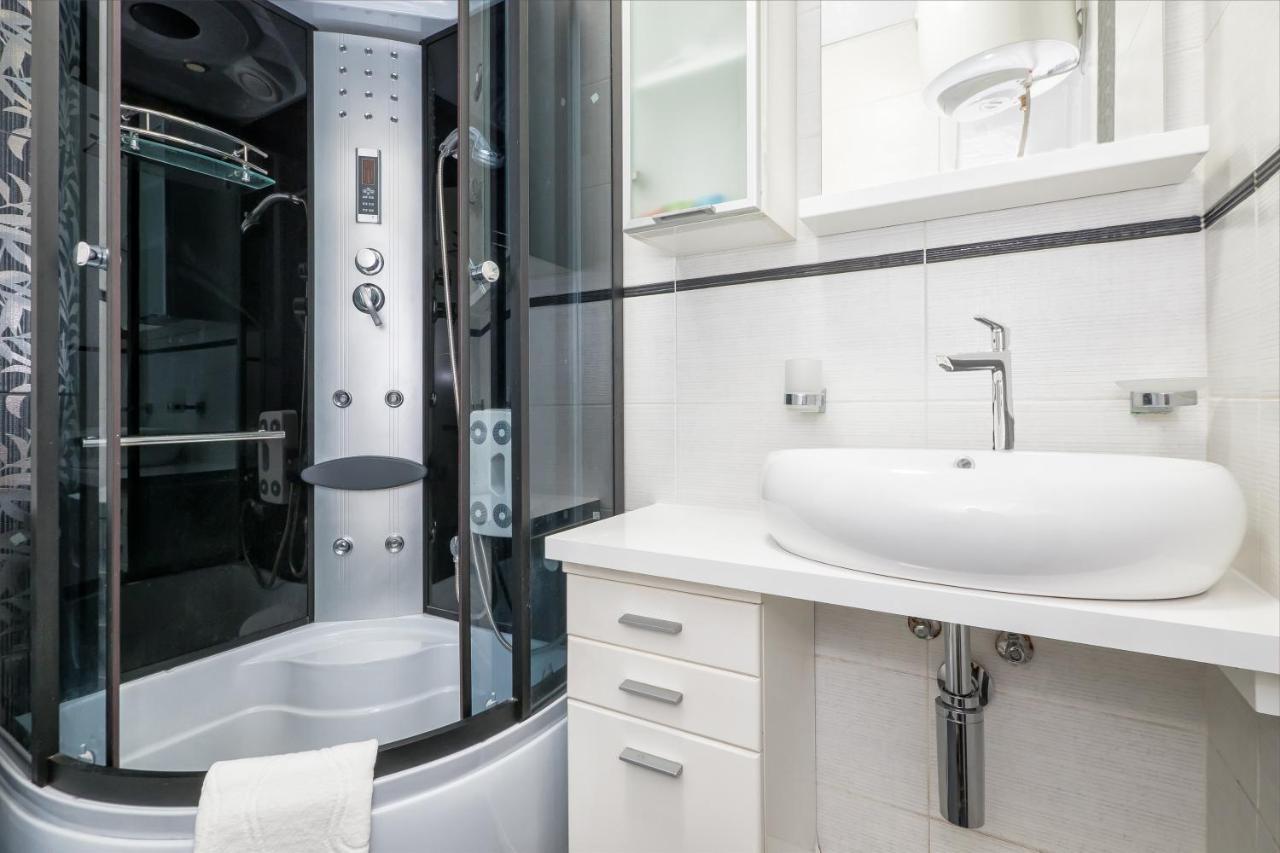 3-Bedroom Sea View Apartment - Balcony, Elevator - Spinut, Split Exterior foto