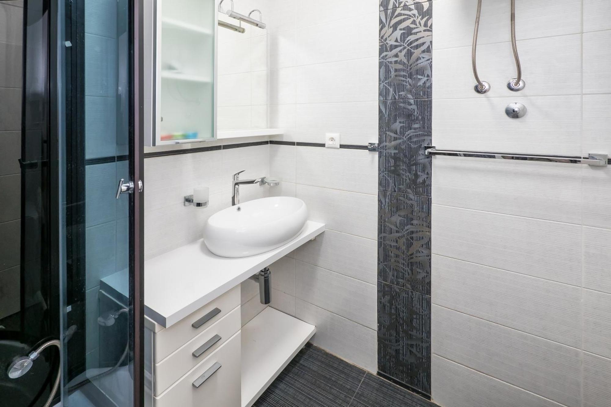 3-Bedroom Sea View Apartment - Balcony, Elevator - Spinut, Split Exterior foto